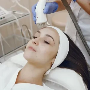 AknoEvit Facial